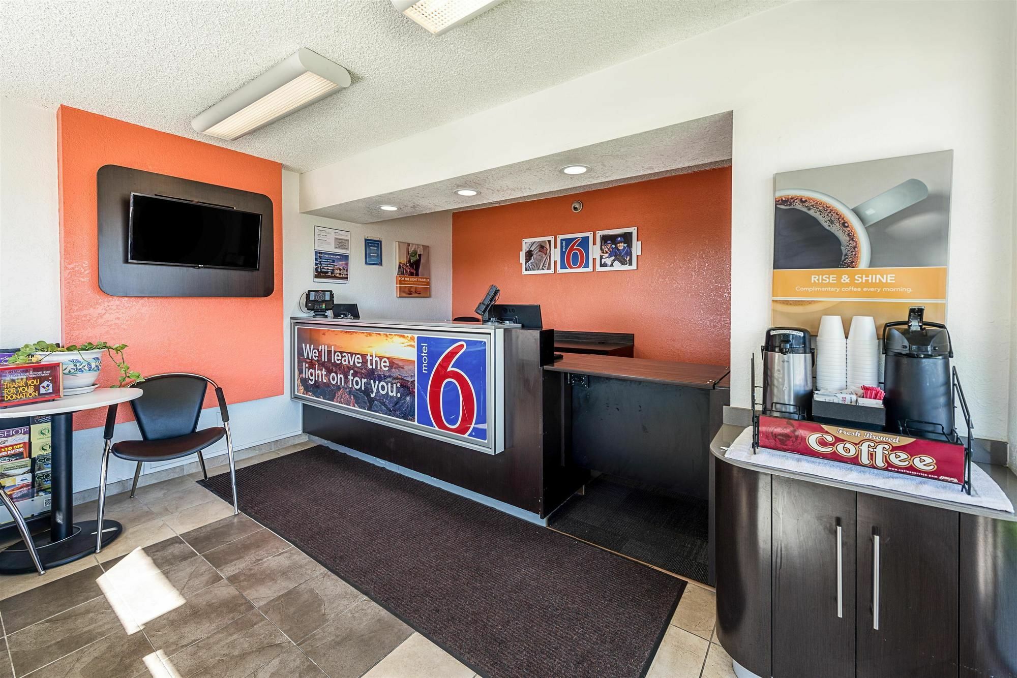 Motel 6-Sparks, Nv - Airport - Спаркс Екстериор снимка