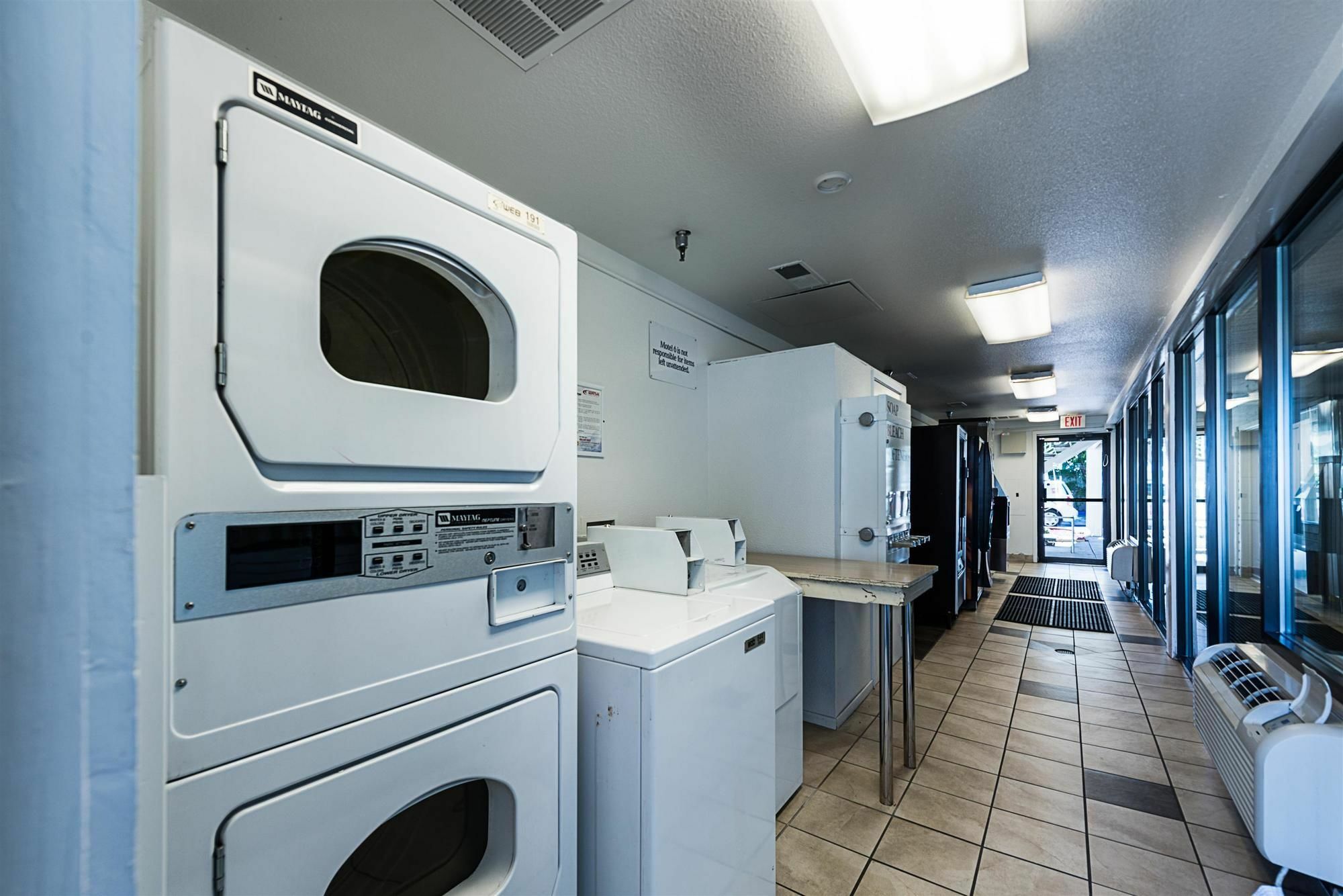 Motel 6-Sparks, Nv - Airport - Спаркс Екстериор снимка